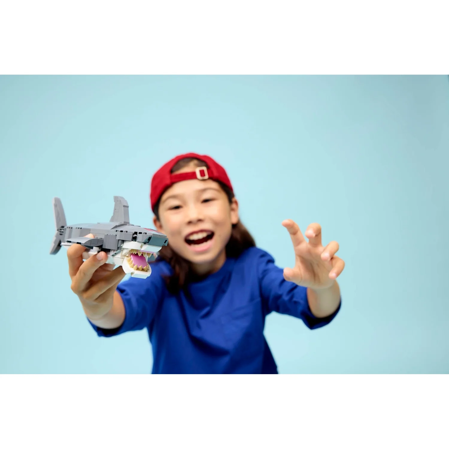LEGO 31381 Fierce Shark with a Treasure Chest - Creator 3-in-1 - Image 7