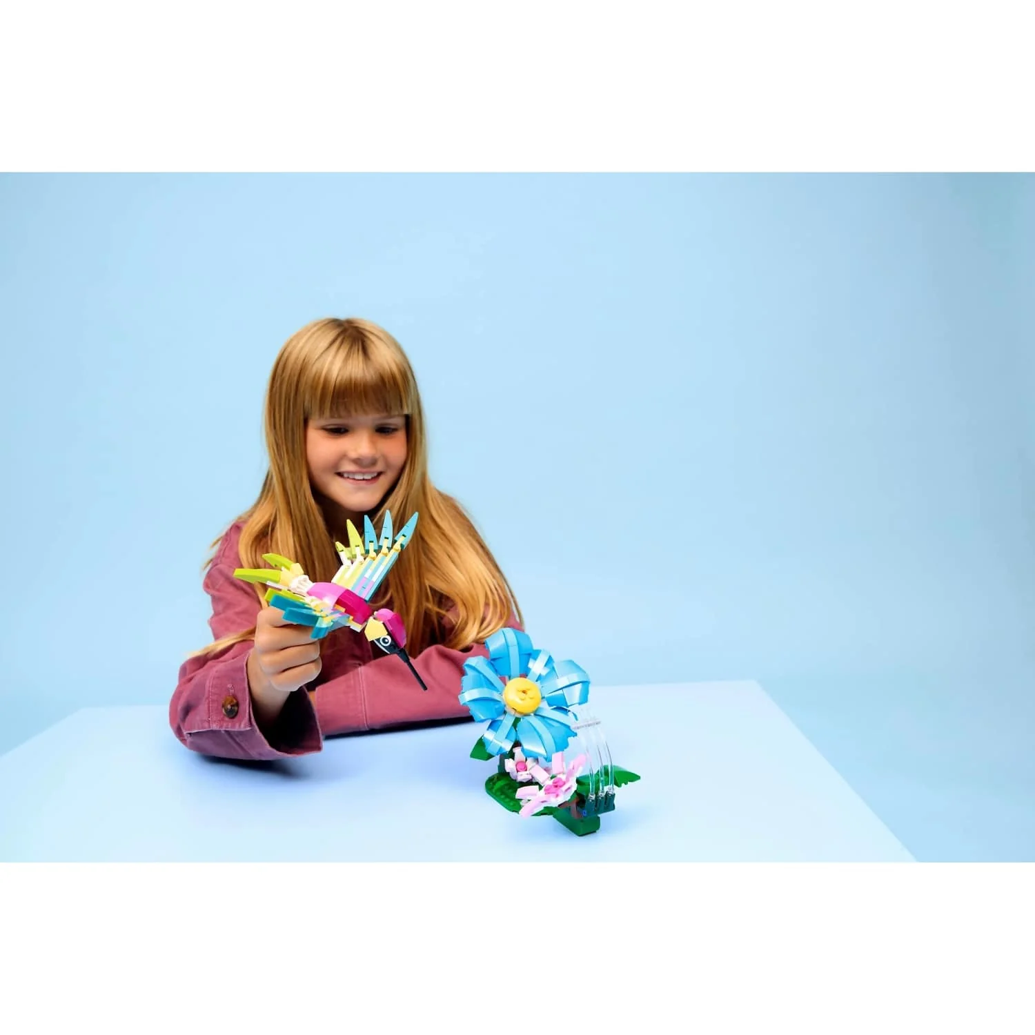 LEGO 31384 Wild Animals: Colorful Hummingbird - Creator 3-in-1 - Image 8