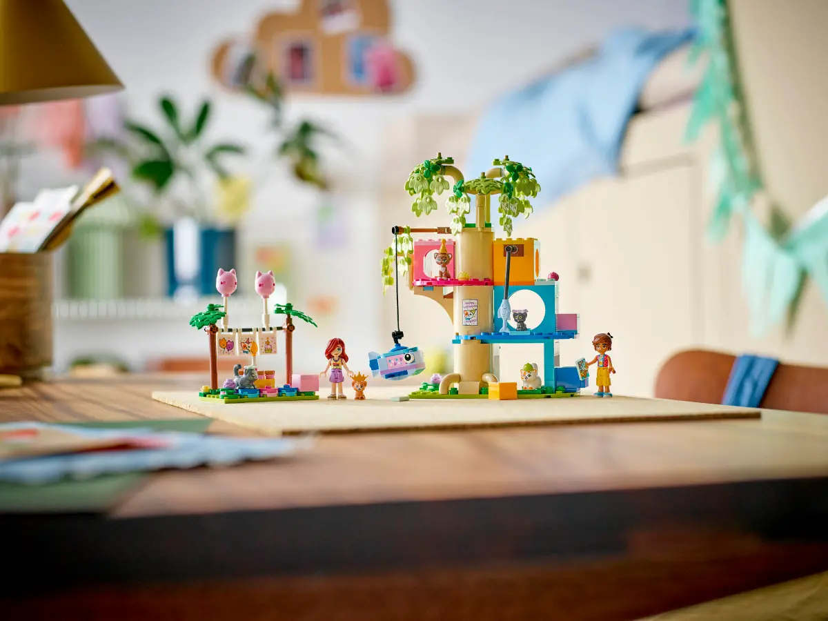LEGO 42666 Cat Birthday Party & Tree House - Friends - Image 6