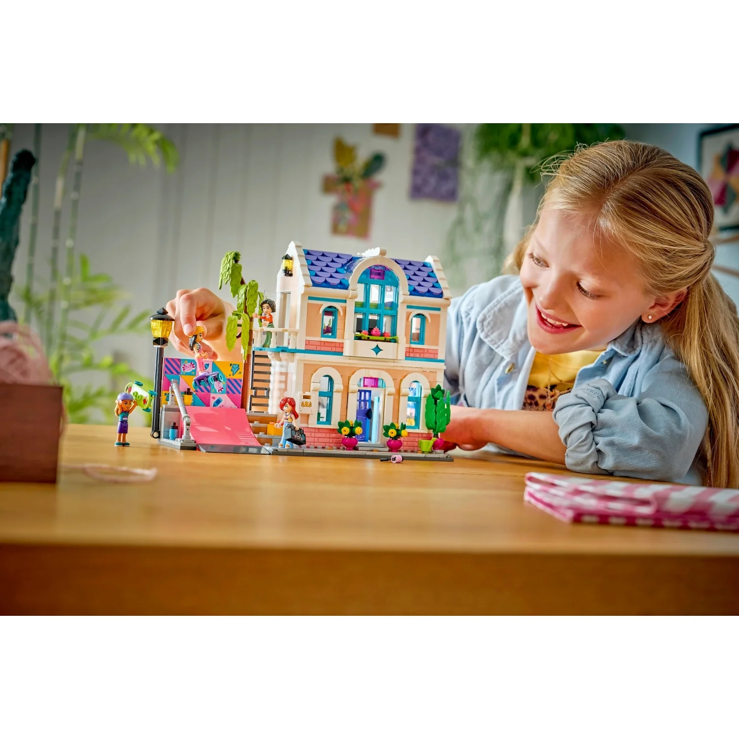 LEGO 42687 Liann's Family House - Friends - Image 9