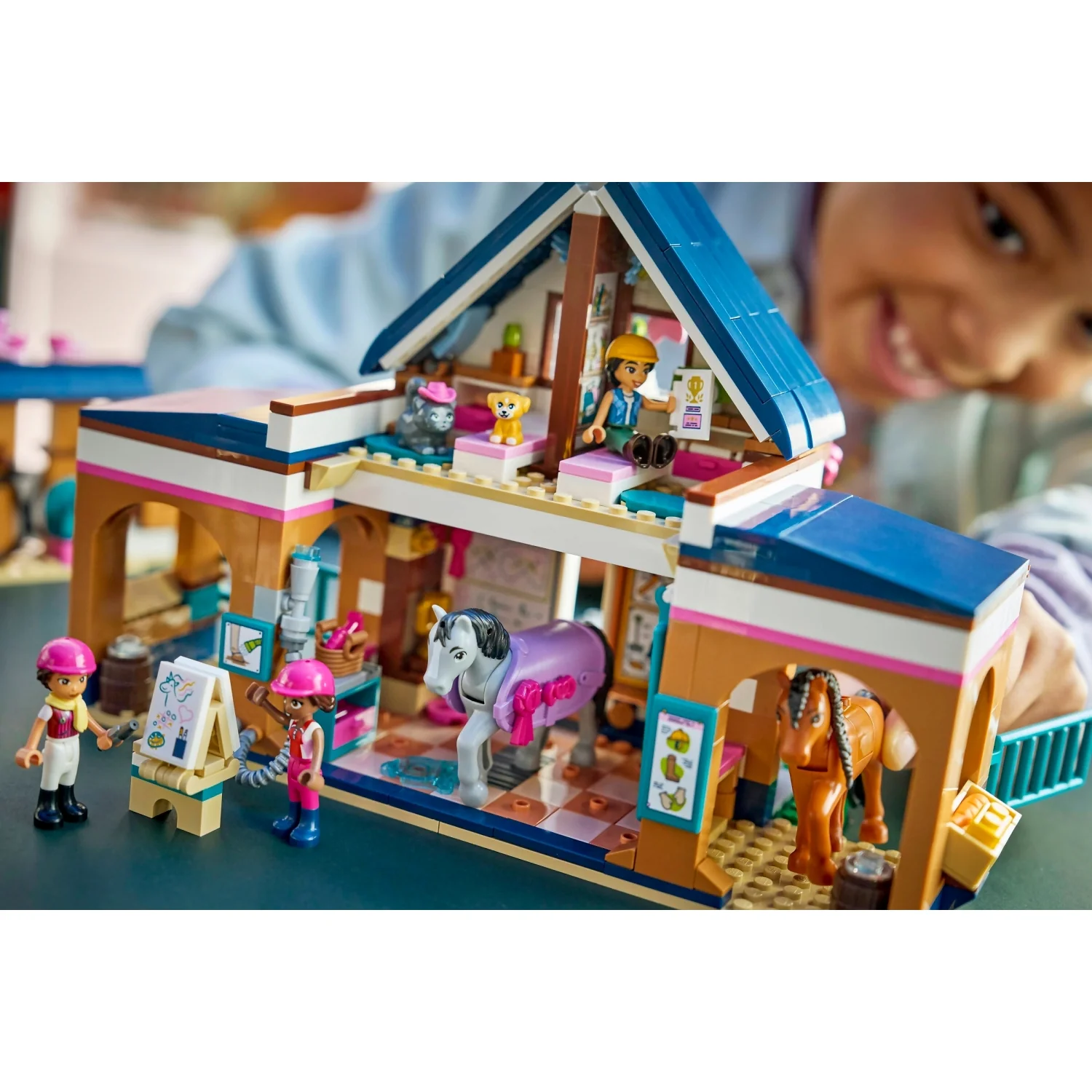 LEGO 42688 Horse Stable and Riding Academy - Friends - Image 9