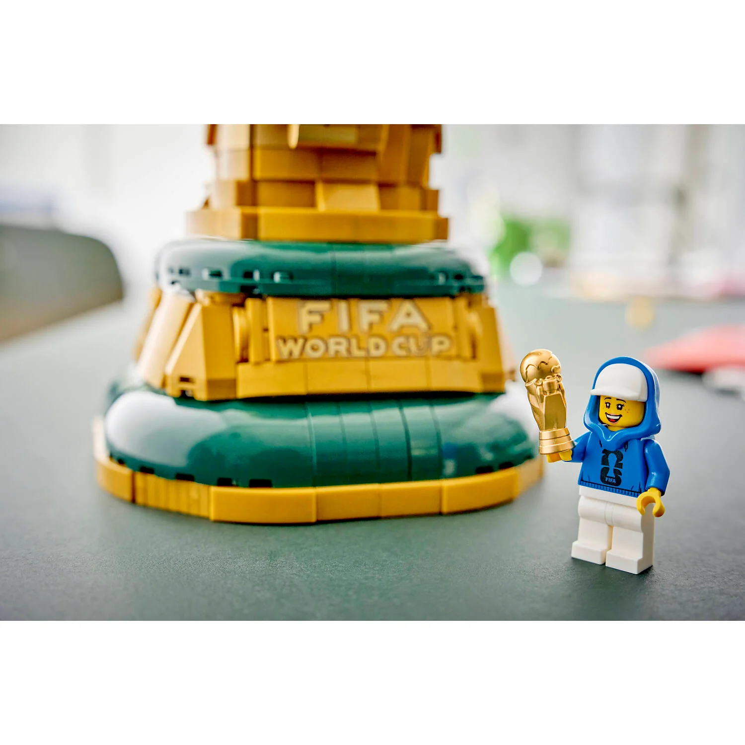 LEGO 43020 FIFA World Cup Official Trophy - Editions - Image 7