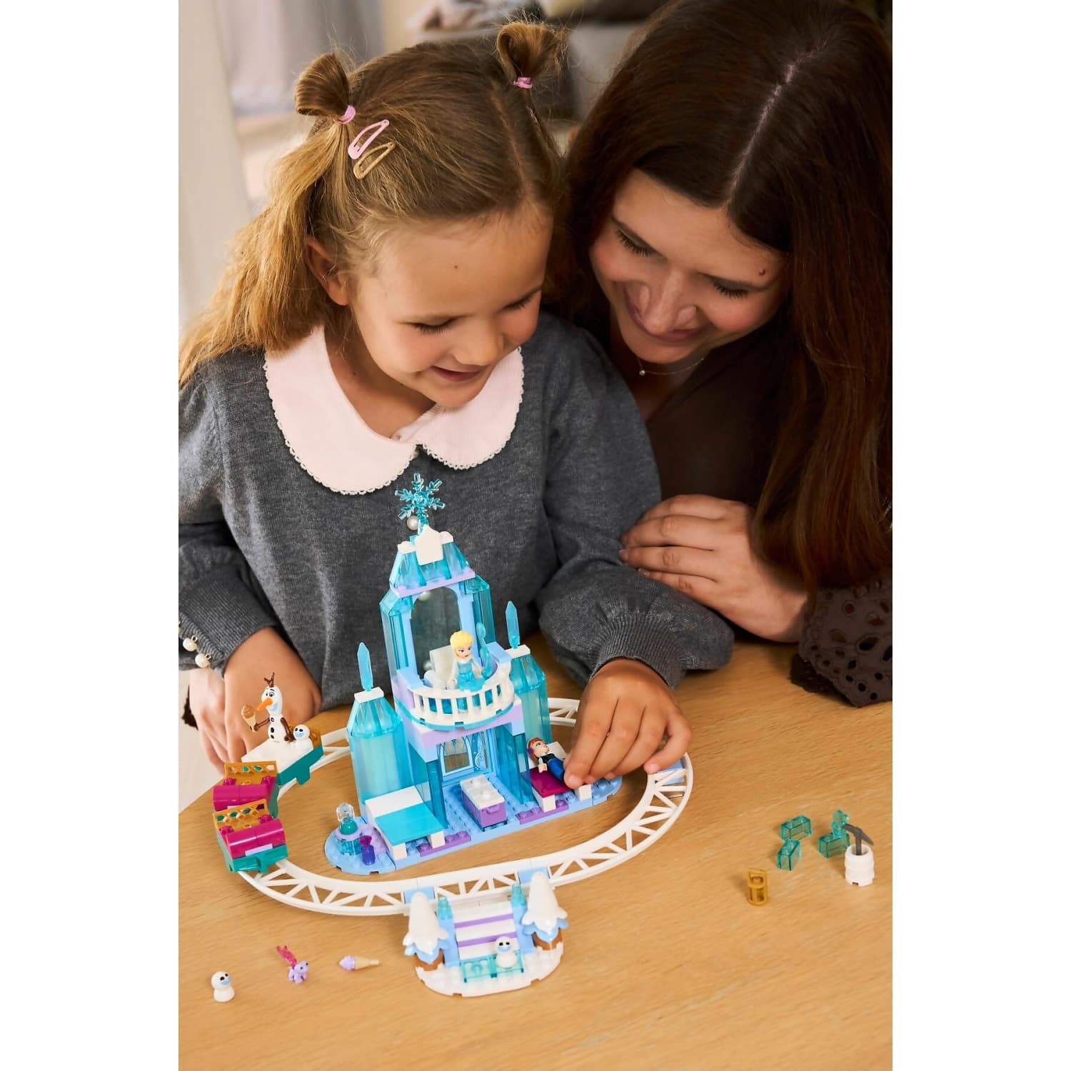 LEGO 43281 Elsa's Ice Castle and Snow Ride Adventure - Disney - Image 7