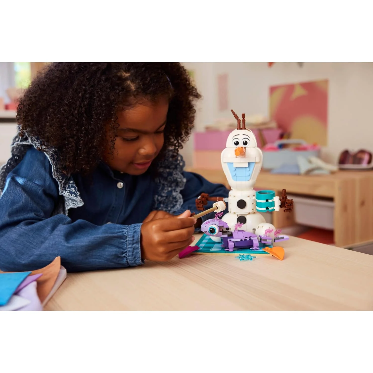 LEGO 43287 Olaf and Bruni’s Picnic Fun - Disney - Image 7