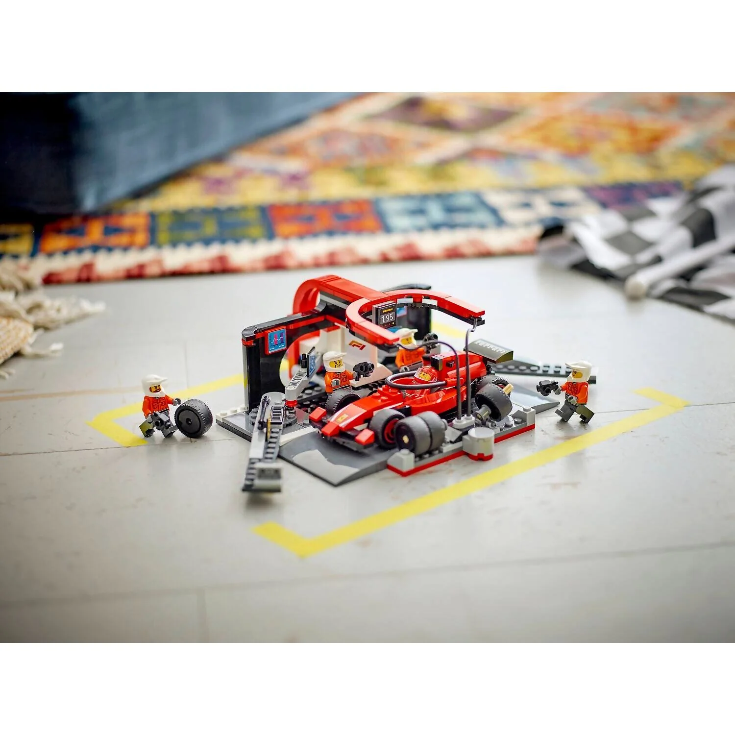 LEGO 60443 F1® Pit Stop & Pit Crew with Ferrari Car - City - Image 8