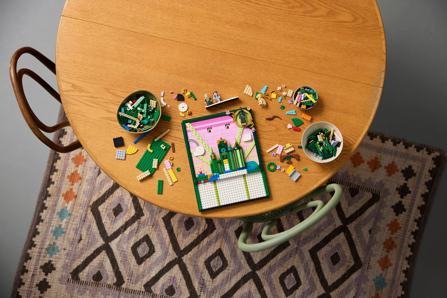 LEGO 75685 Emerald City Wall Art - Wicked - Image 8