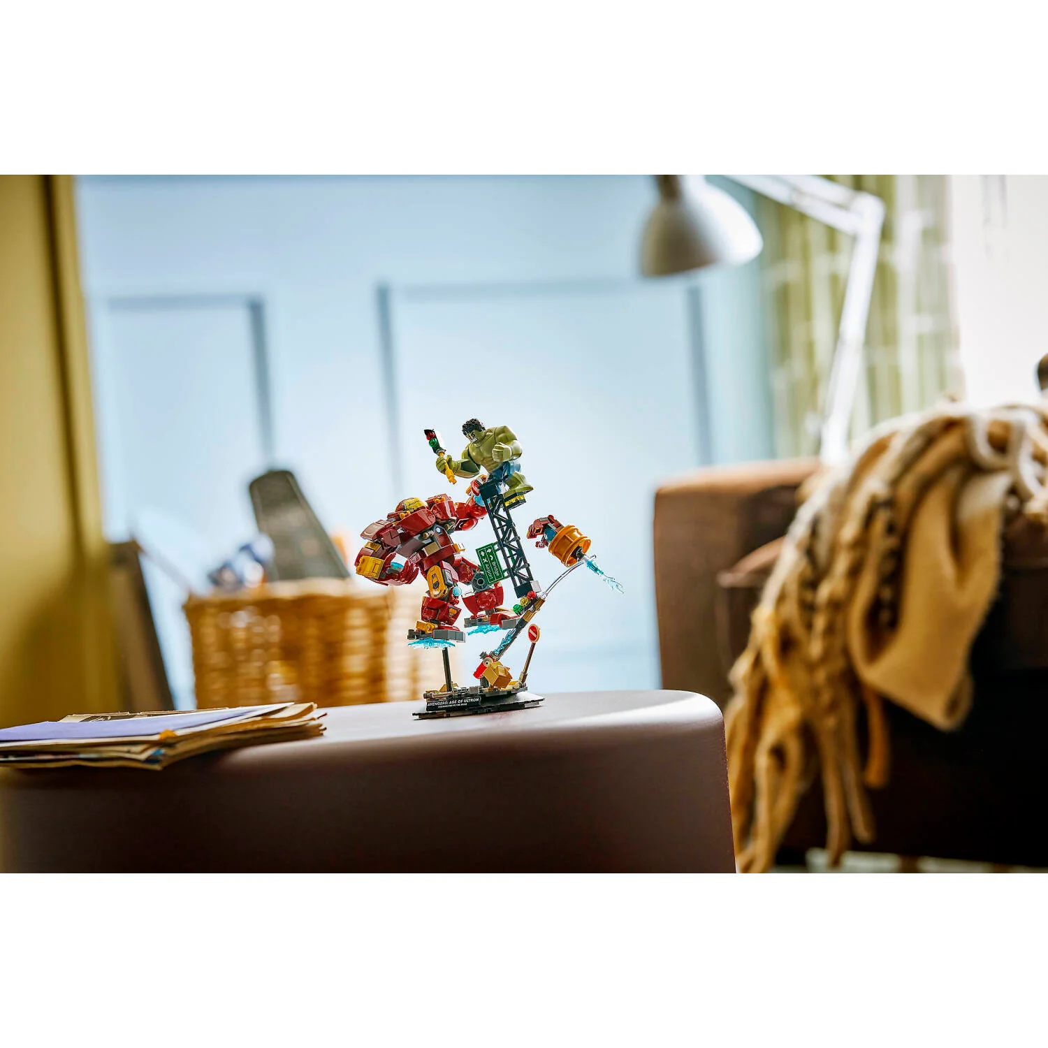 LEGO 76343 Epic Battle: Hulkbuster vs. The Hulk - Marvel Super Heroes - Image 8