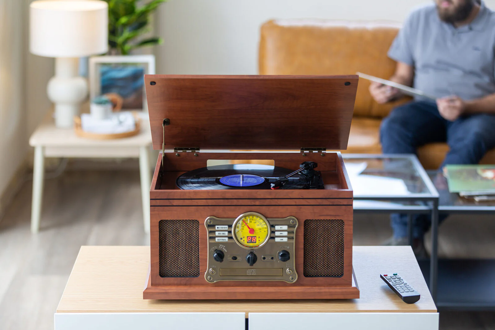 Lenoxx Vinyl, Turntable, Wireless Streaming CD Player in 1 Retro Music Centre - Image 3