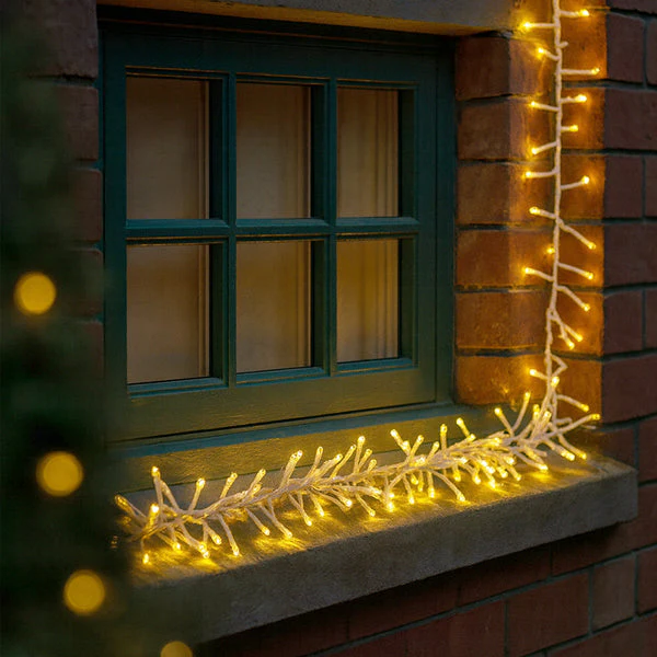Lexi Lighting 720 LED Cluster Christmas Lights with Clear Cable - Warm White - Image 4