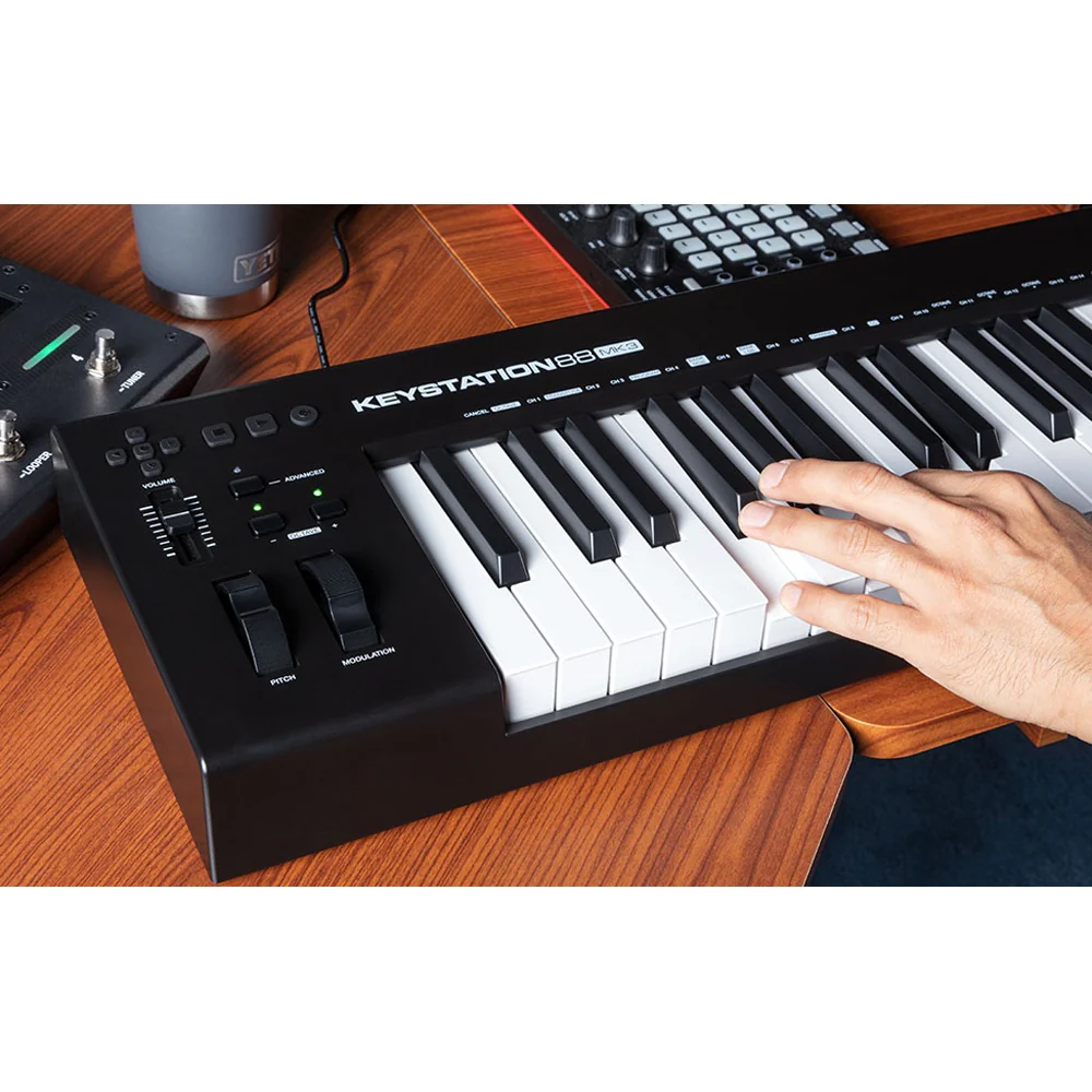 M-Audio Semi-Weighted MK3 Keystation Electronic Keyboard USB-MIDI Connect 88 Key - Image 4