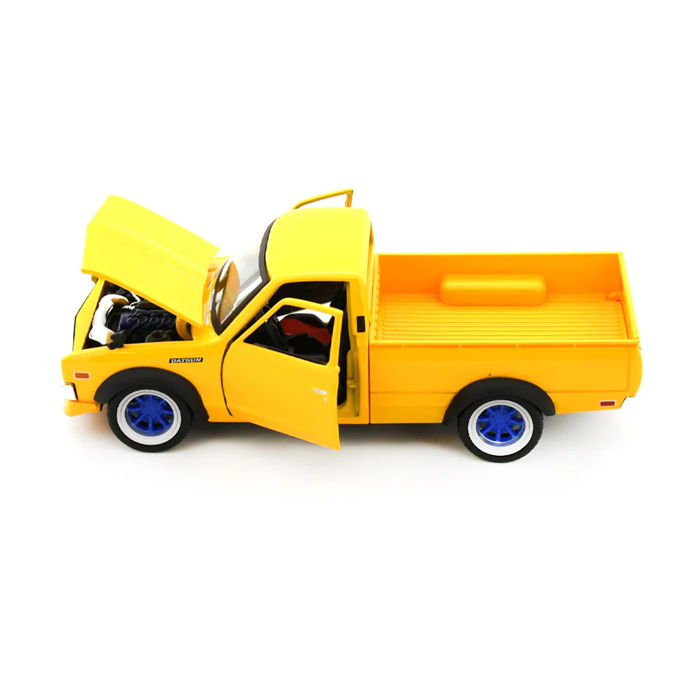Maisto Licensed 1:24 Scale Tokyo Modern Datsun 620 Pick Up 1973 Diecast Model Car Yellow - Image 2