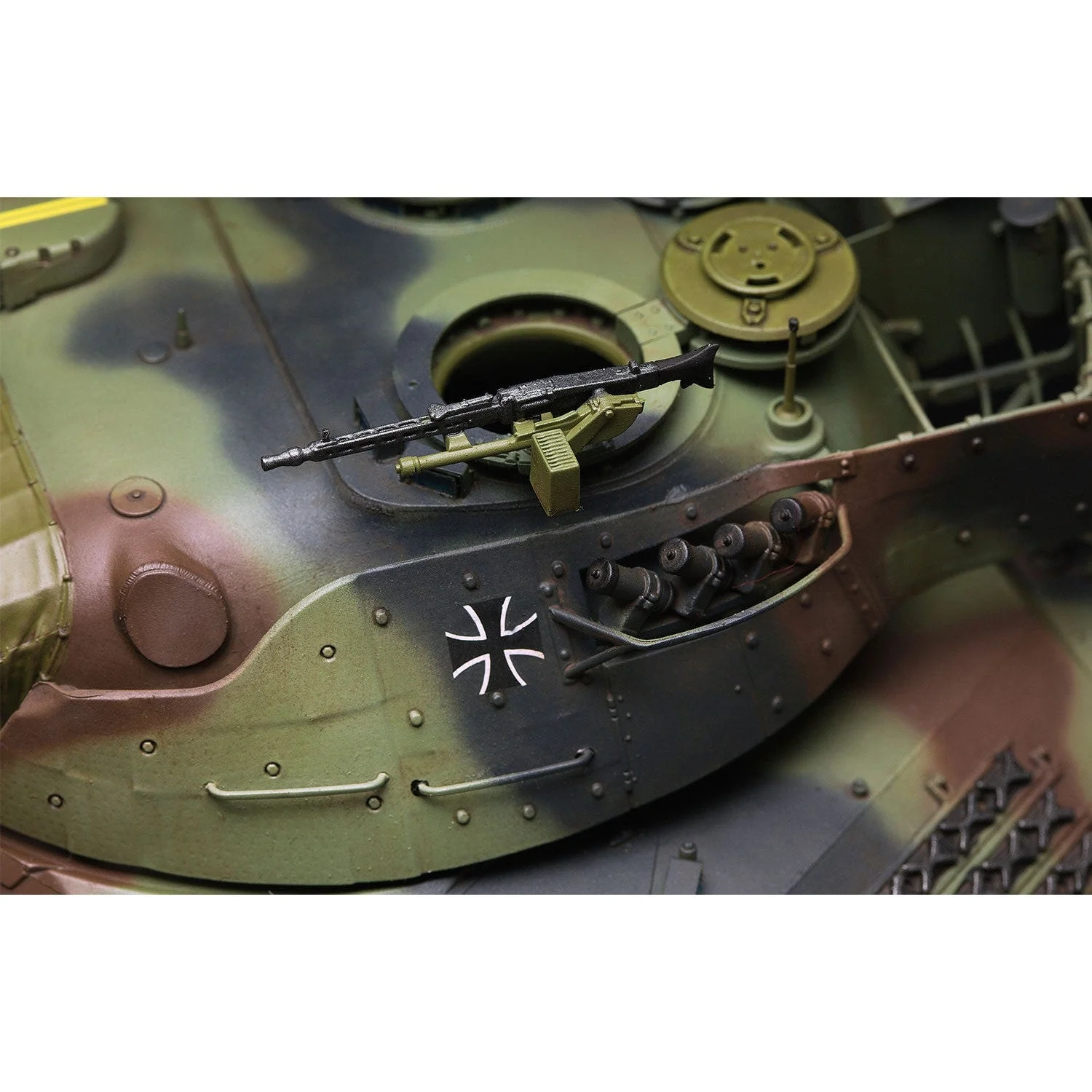 Meng 1/35 German Main Battle Tank Leopard 1 A5 - Image 4