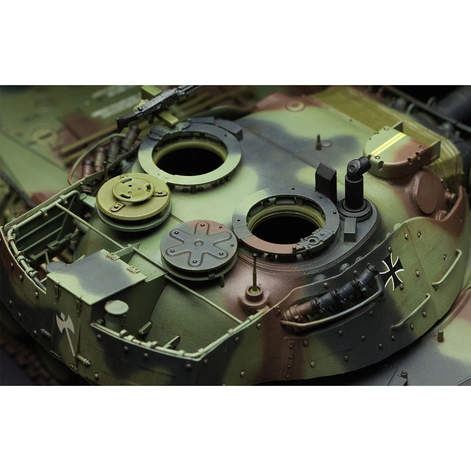 Meng 1/35 German Main Battle Tank Leopard 1 A5 - Image 5