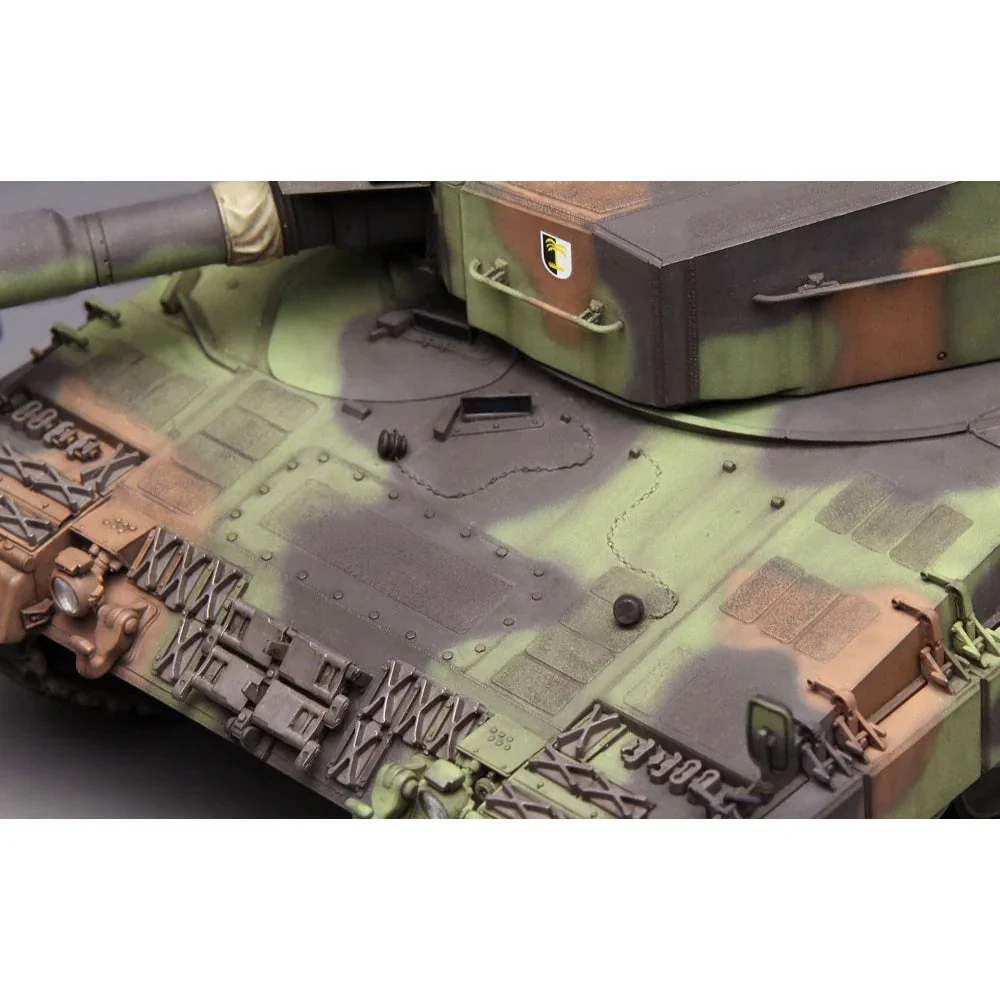 Meng 1/35 German Main Battle Tank Leopard 2 A4 - Image 4