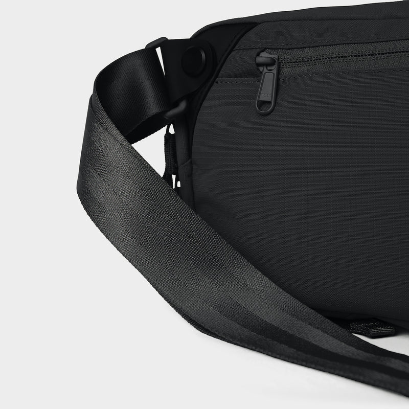 Moment Everything Sling 4L (Black) - Image 8