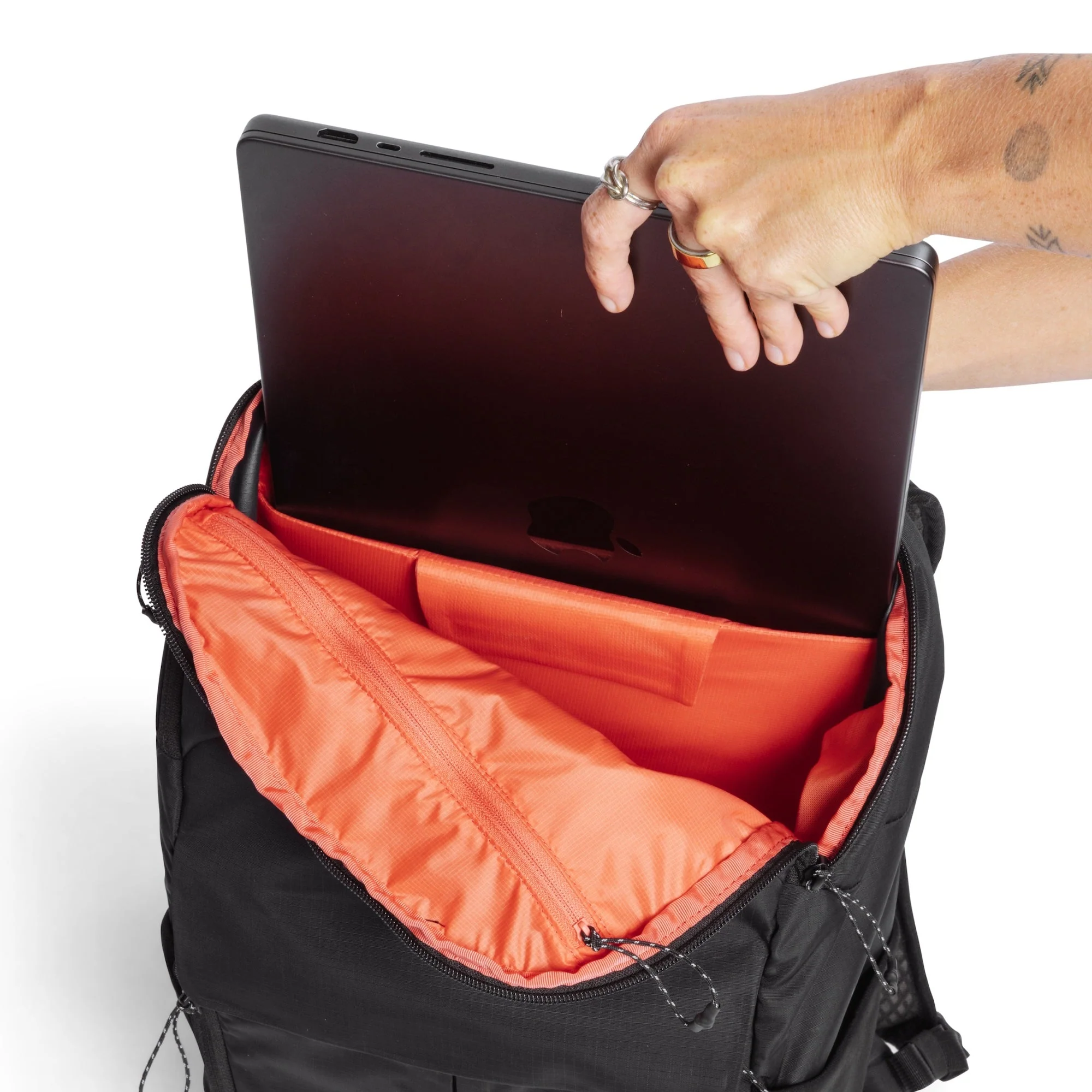 Moment - Sequence Backpack 23L (Black) - Image 8