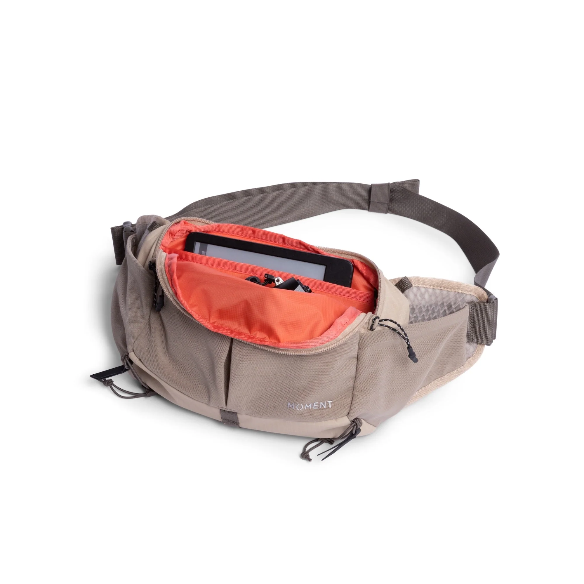 Moment - Slate 4L Camera Sling (Desert) - Image 5