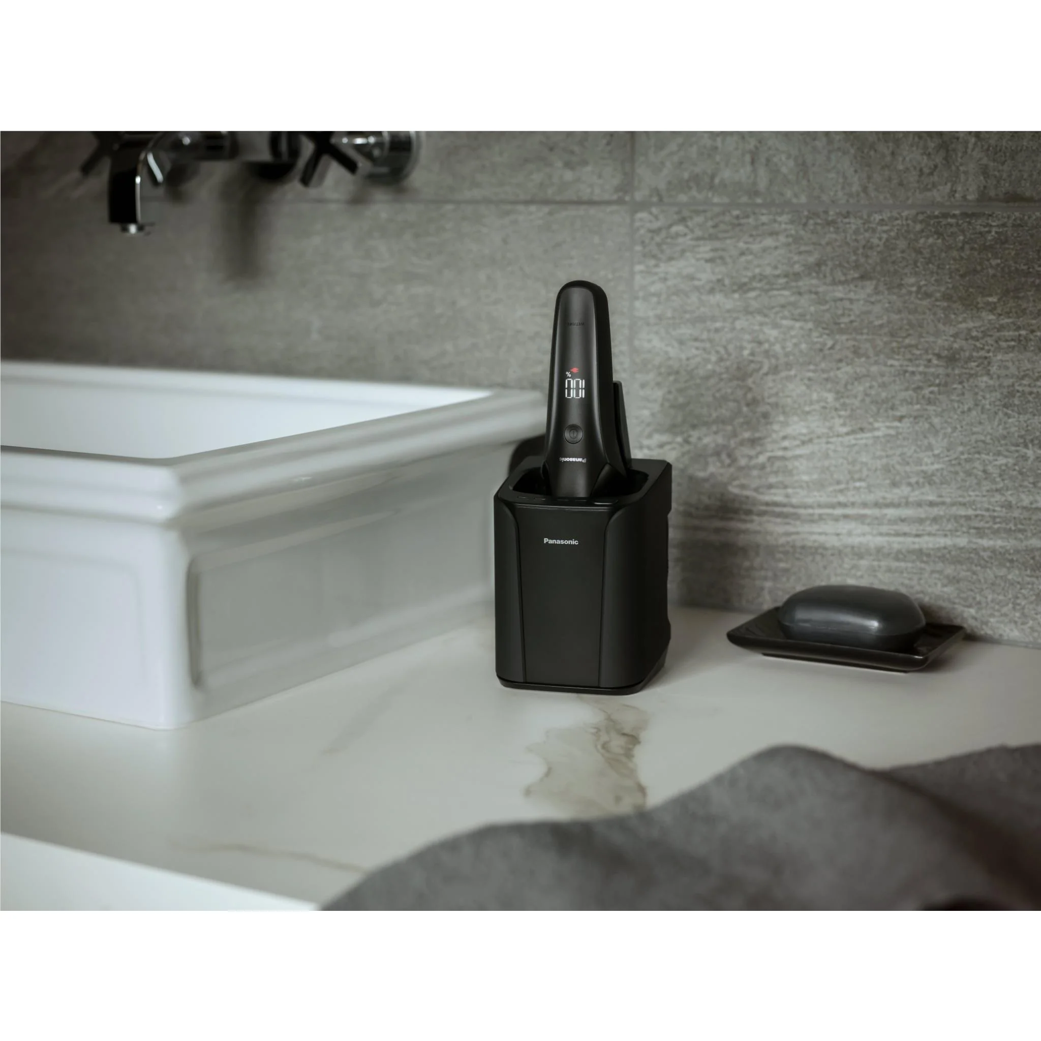 Panasonic 6-Blade Wet/Dry Sensor Shaver with Clean/Charge Station - Image 12