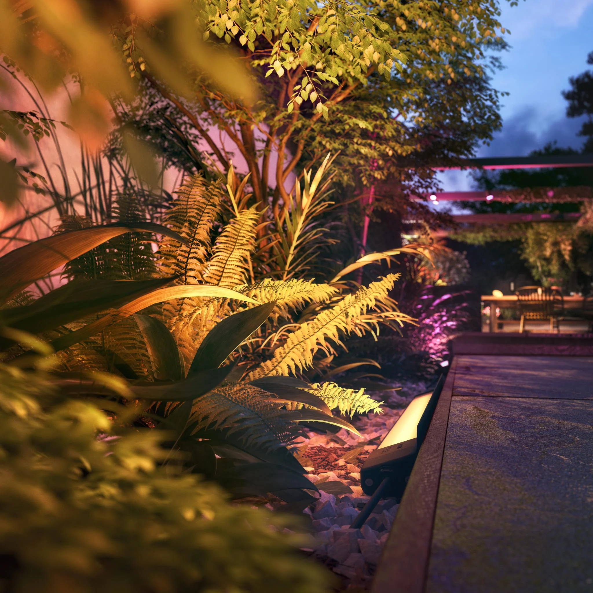 Philips Amarant Linear Outdoor Light Bar - Image 7