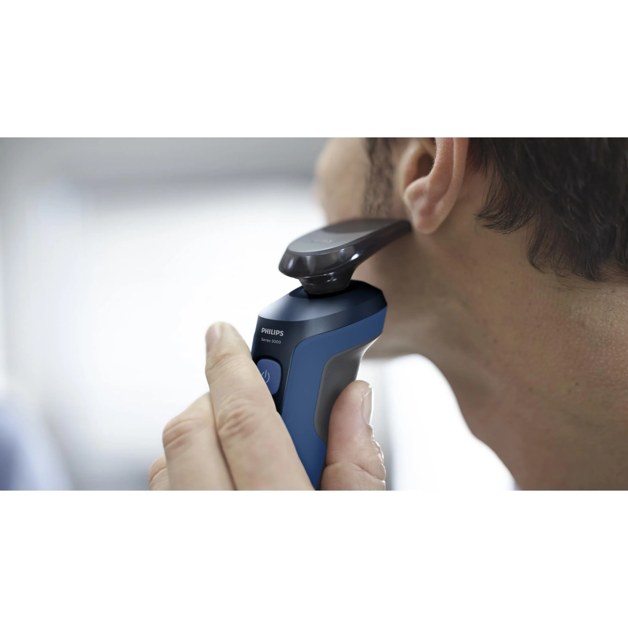 Philips Shaver Series 5000 with Precision Trimmer Attachment - Image 6