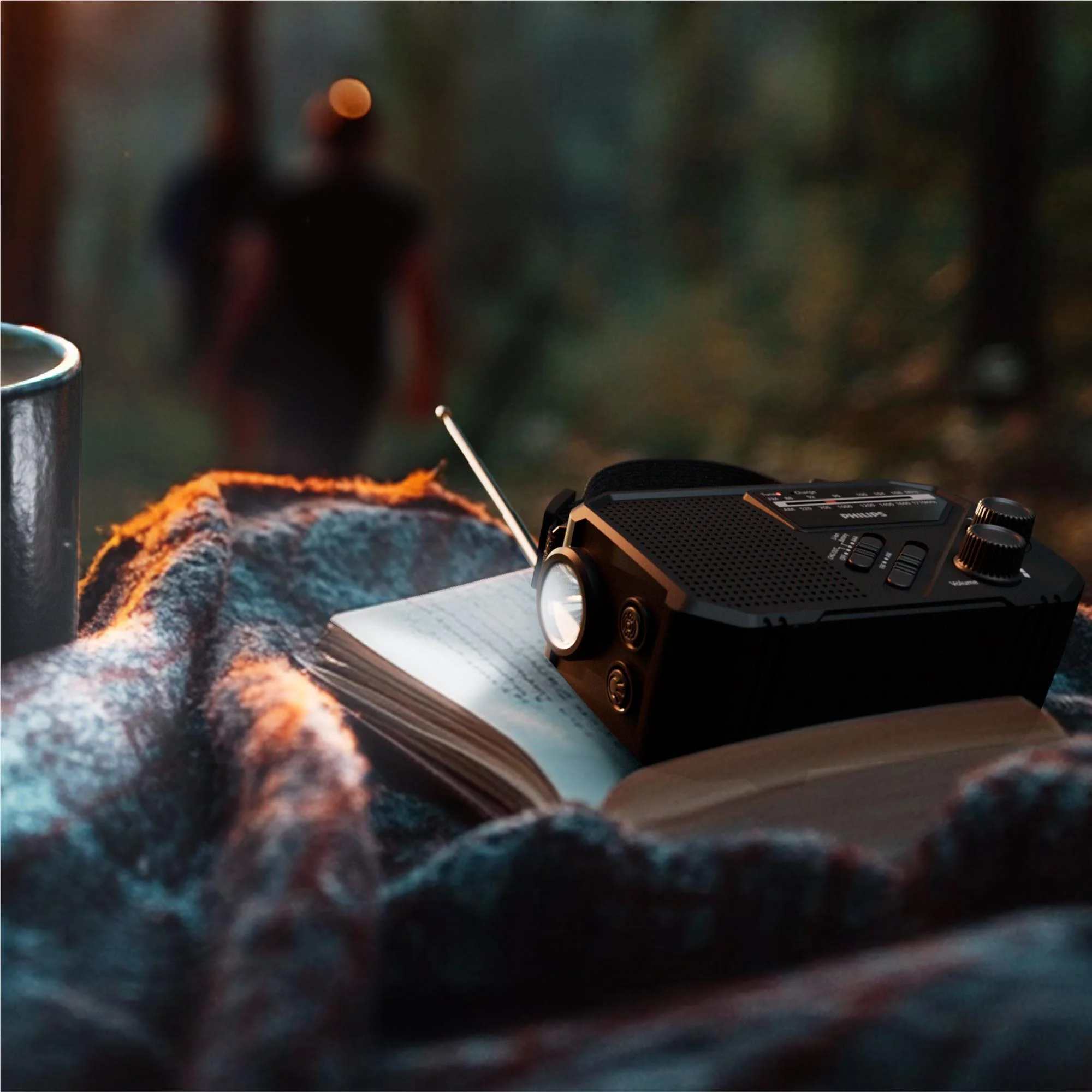 Philips TAR1609/00 Portable Radio with Torch - Image 10