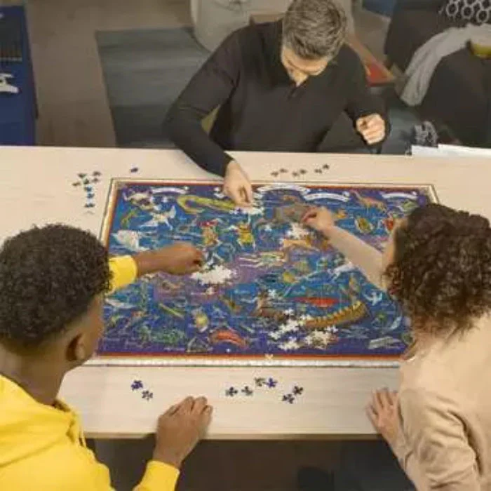 Ravensburger 2000pc Map Puzzle - Image 3