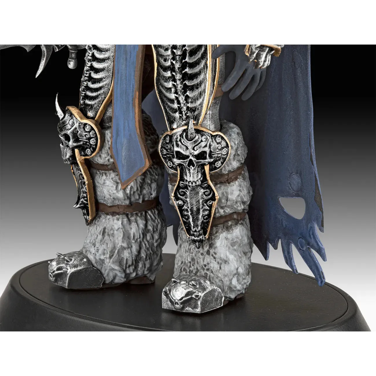 Revell 1/16 Gift Set The Lich King - World of Warcraft - Image 4