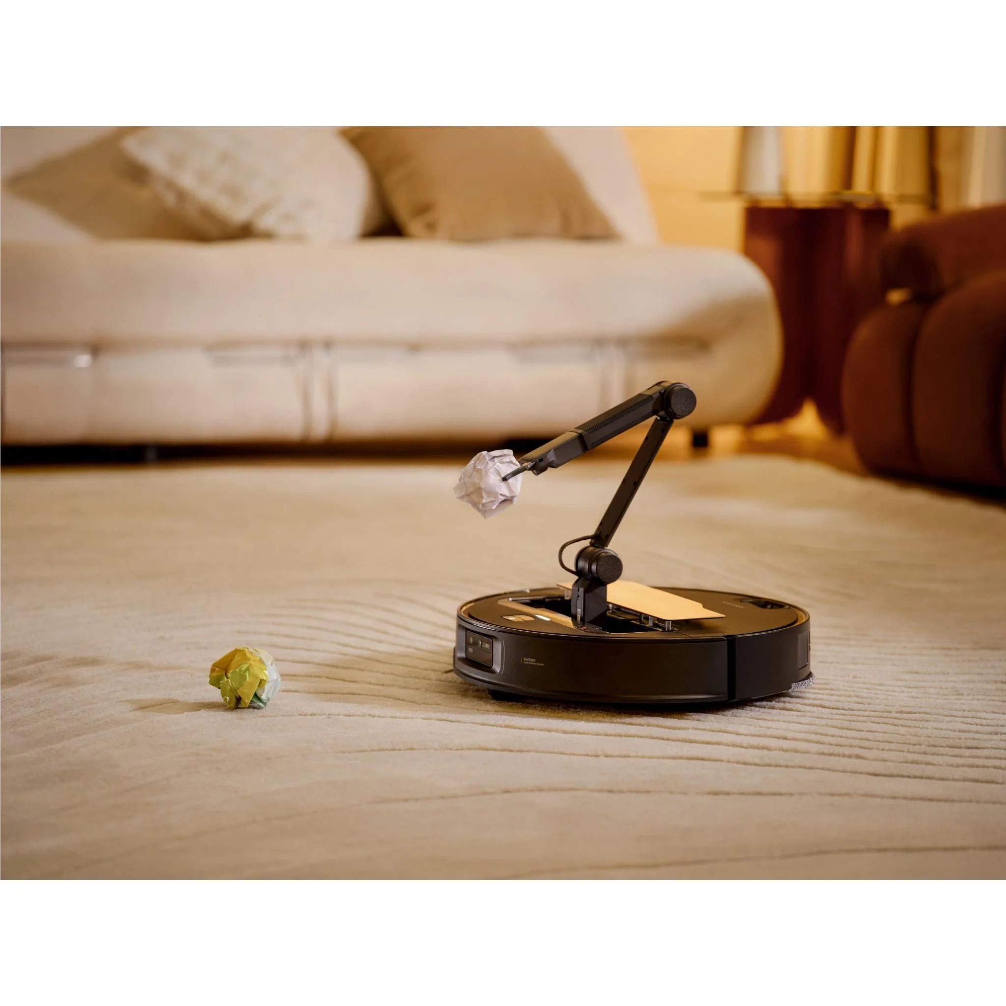 Roborock Saros Z70 Robot Vacuum with OmniGrip Mechanical Arm (Black) - Image 17