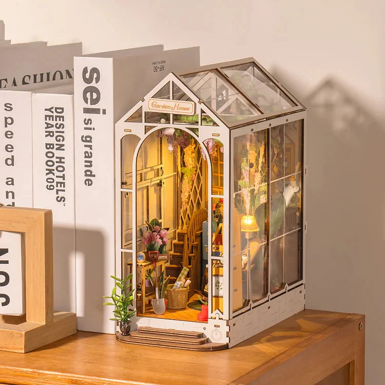 Robotime DIY 3D Bookends Garden House - Image 4