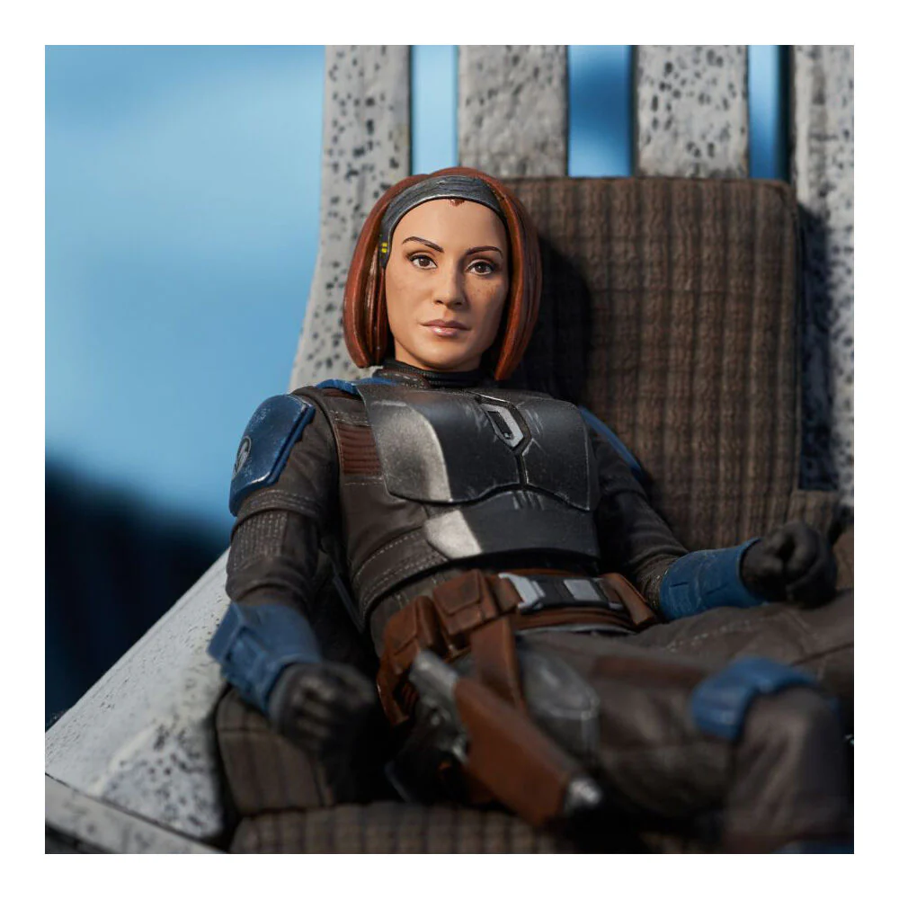Star Wars Mandalorian Bo-Katan on Throne Statue Toy - Image 4