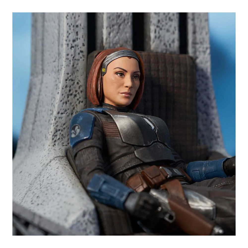 Star Wars Mandalorian Bo-Katan on Throne Statue Toy - Image 5