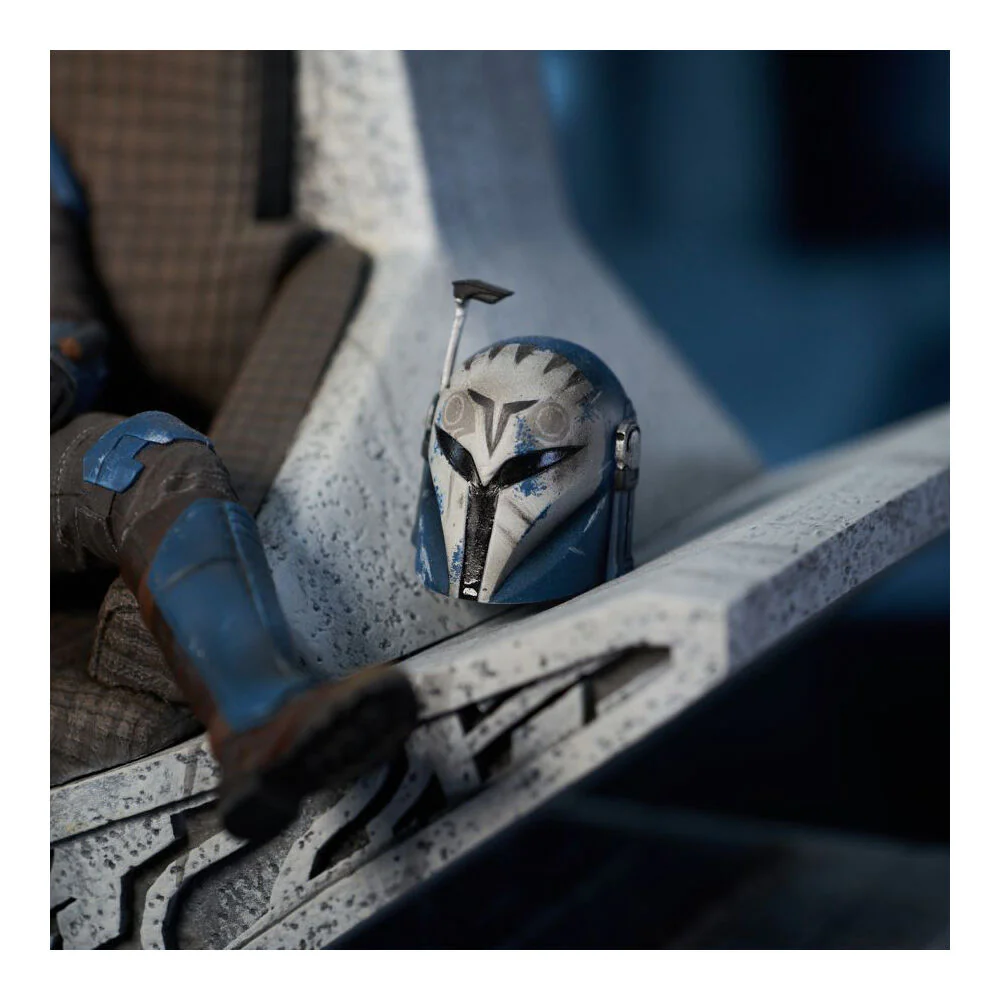 Star Wars Mandalorian Bo-Katan on Throne Statue Toy - Image 7