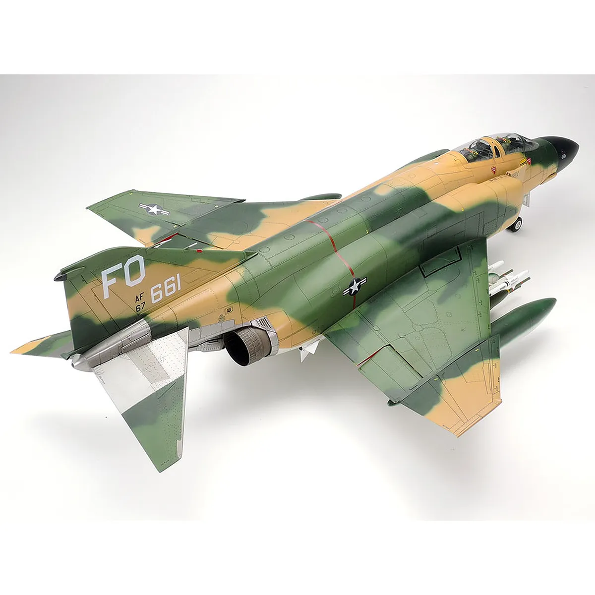 Tamiya 1/32 McDonnell Douglas F-4C/D Phantom II Jet Scaled Plastic Model Kit - Image 3