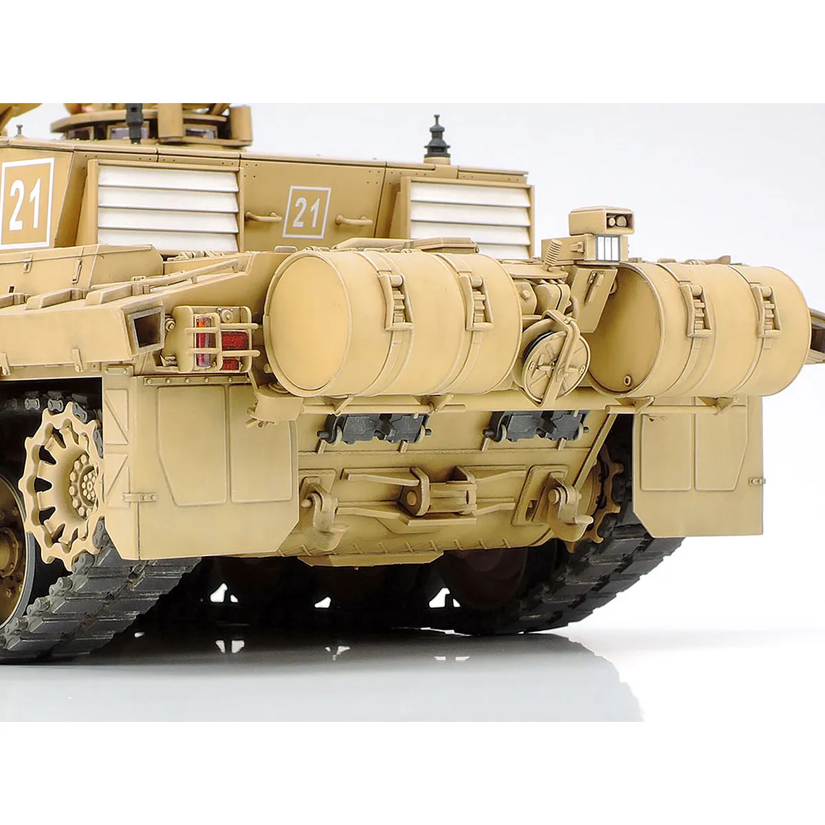 Tamiya 1/35 British Challenger 2 Tank Model Kit - Image 4