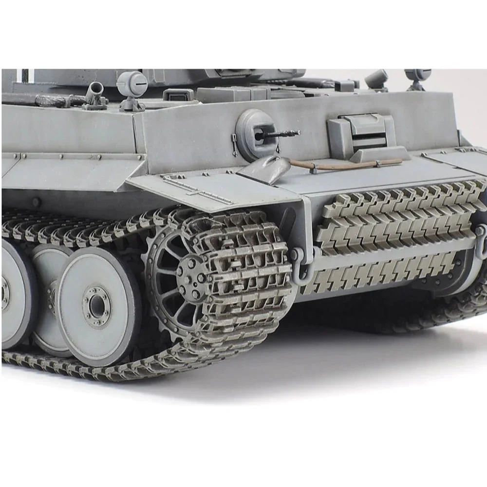 Tamiya 1/35 German Tiger I Early Production - Image 4