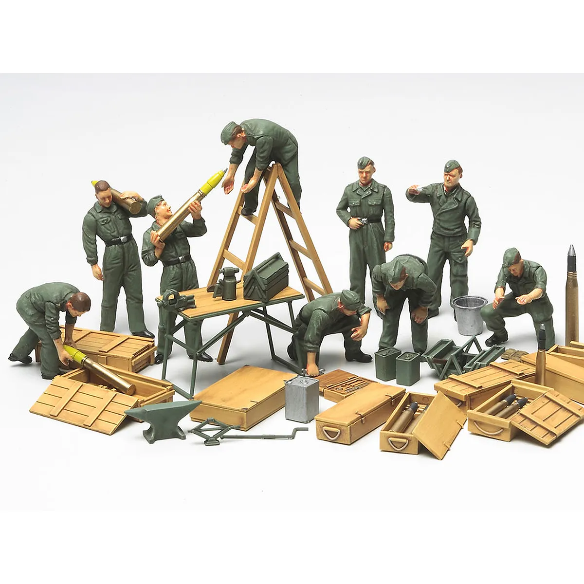 Tamiya 1/48 German WWII Tank Crew/Field Maintenance Set Scaled Plastic Model Kit - Image 3
