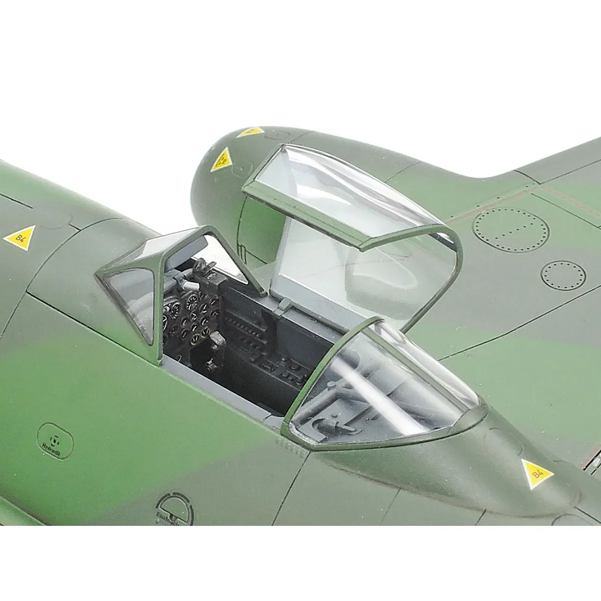 Tamiya 1/48 Messerschmitt Me 262 A-1a Fighter Scaled Plastic Model Kit - Image 7