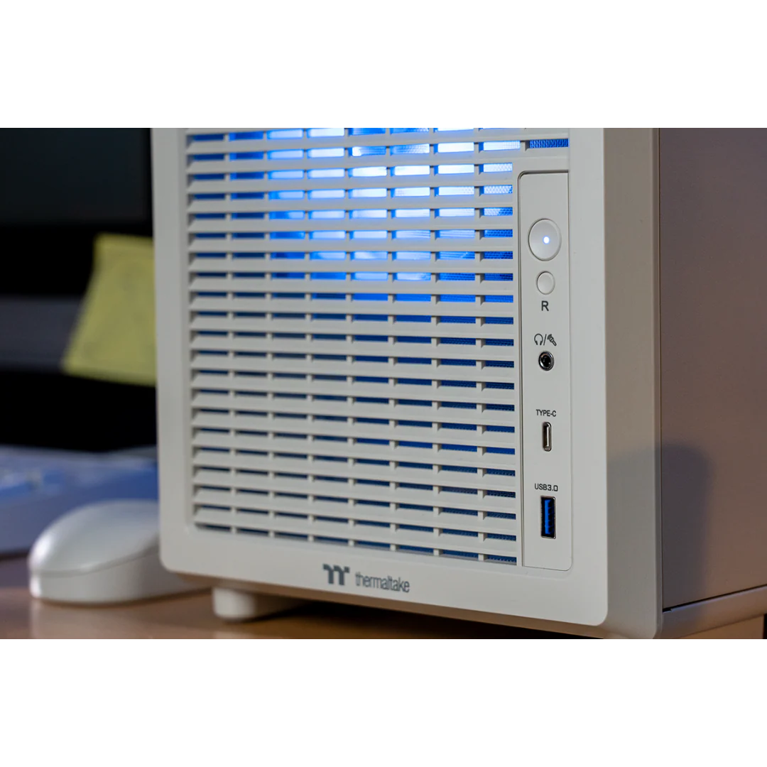 Thermaltake Retro Gaming Desktop PC (Intel 14400F/ RTX 5060 / 32GB RAM) - Image 4