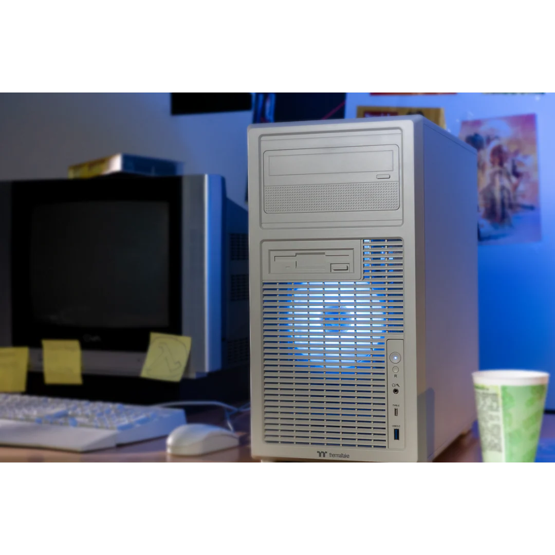 Thermaltake Retro PRO Gaming Desktop PC (AMD 7500F / RTX 5070 / 32GB RAM) - Image 5