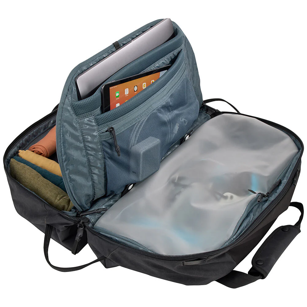 THULE Aion Travel Gym Wet Gear Duffel Bag with Laptop Compartment 35L Black - Image 5
