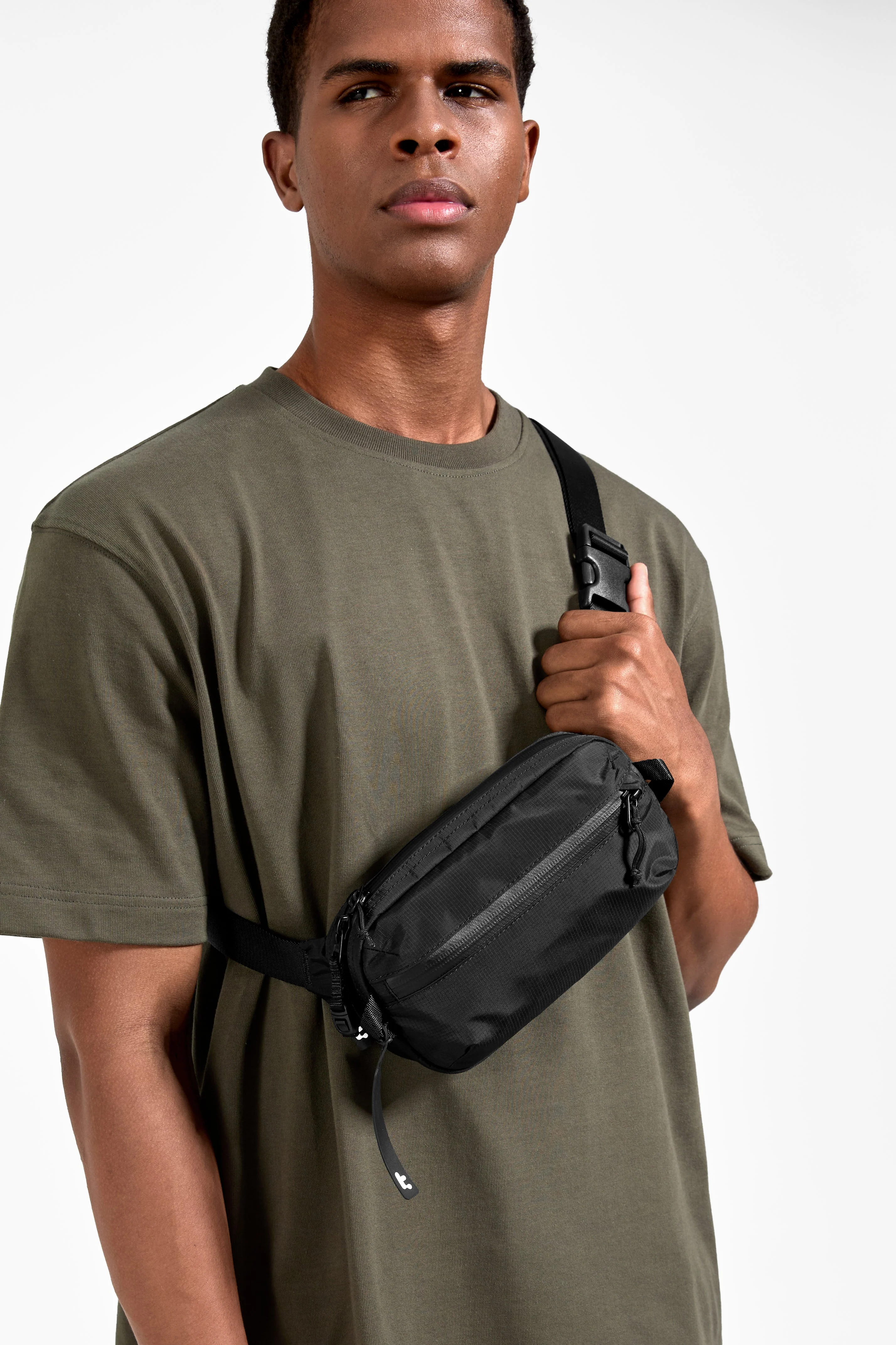 Tomtoc Aviator Chest Bag 1.5L (Black) - Image 3