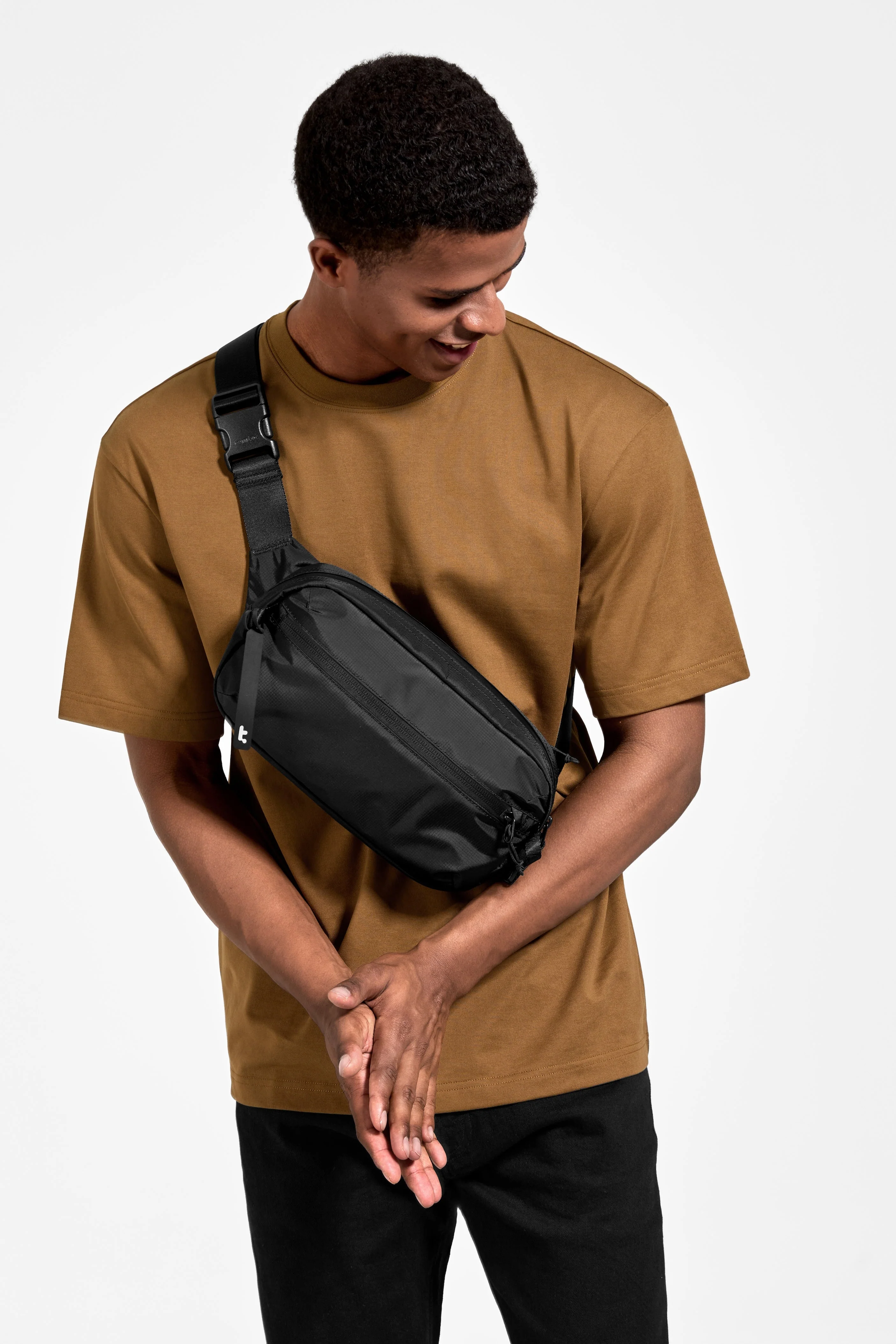 Tomtoc Aviator Chest Bag 3.5L (Black) - Image 5