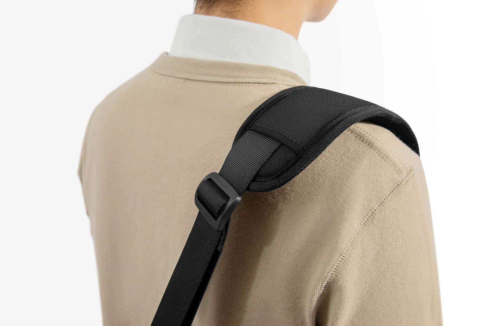 tomtoc Defender 14" A42 Laptop Shoulder Bag (Black) - Image 9