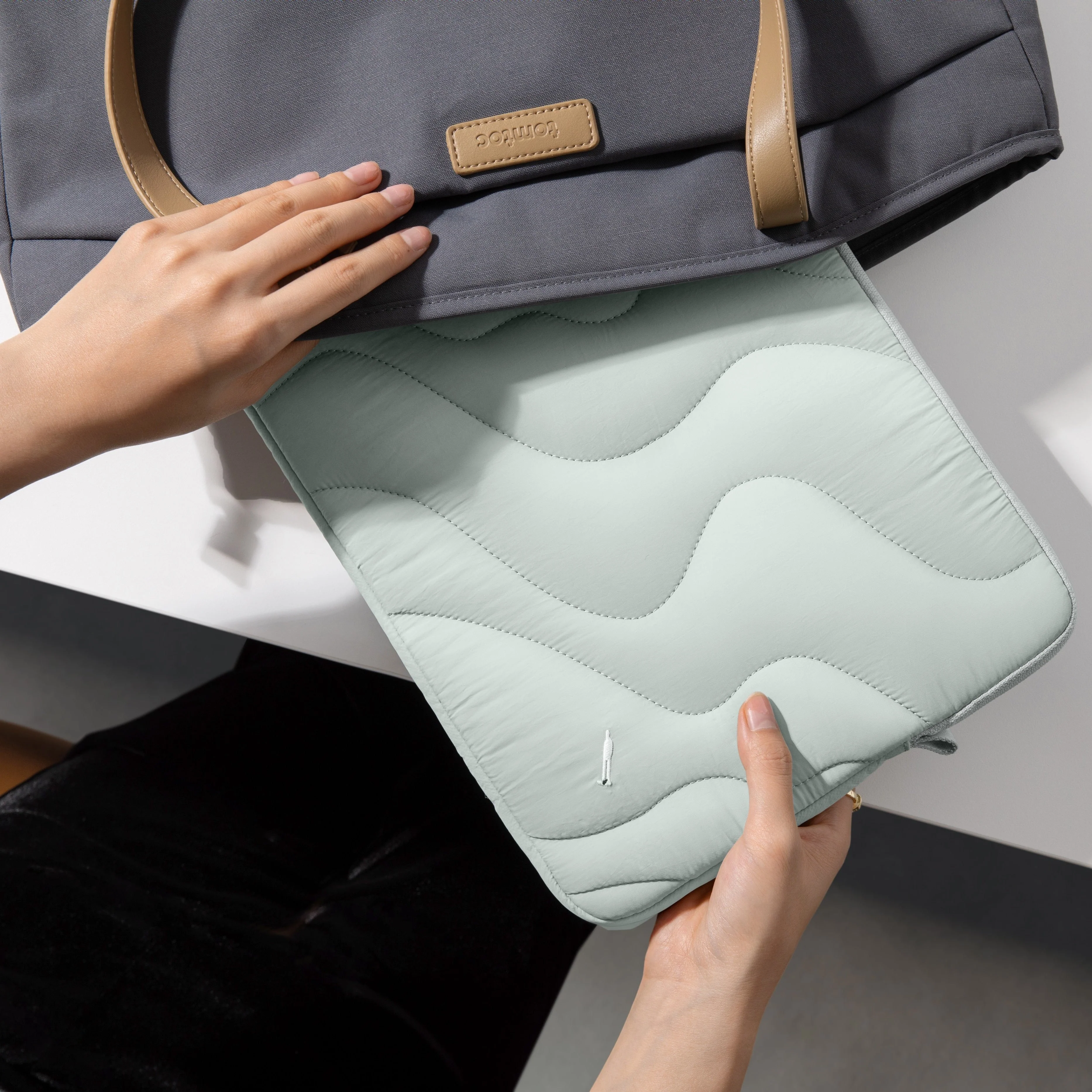 tomtoc Terra-A27 14" Laptop Sleeve (Mint) - Image 5