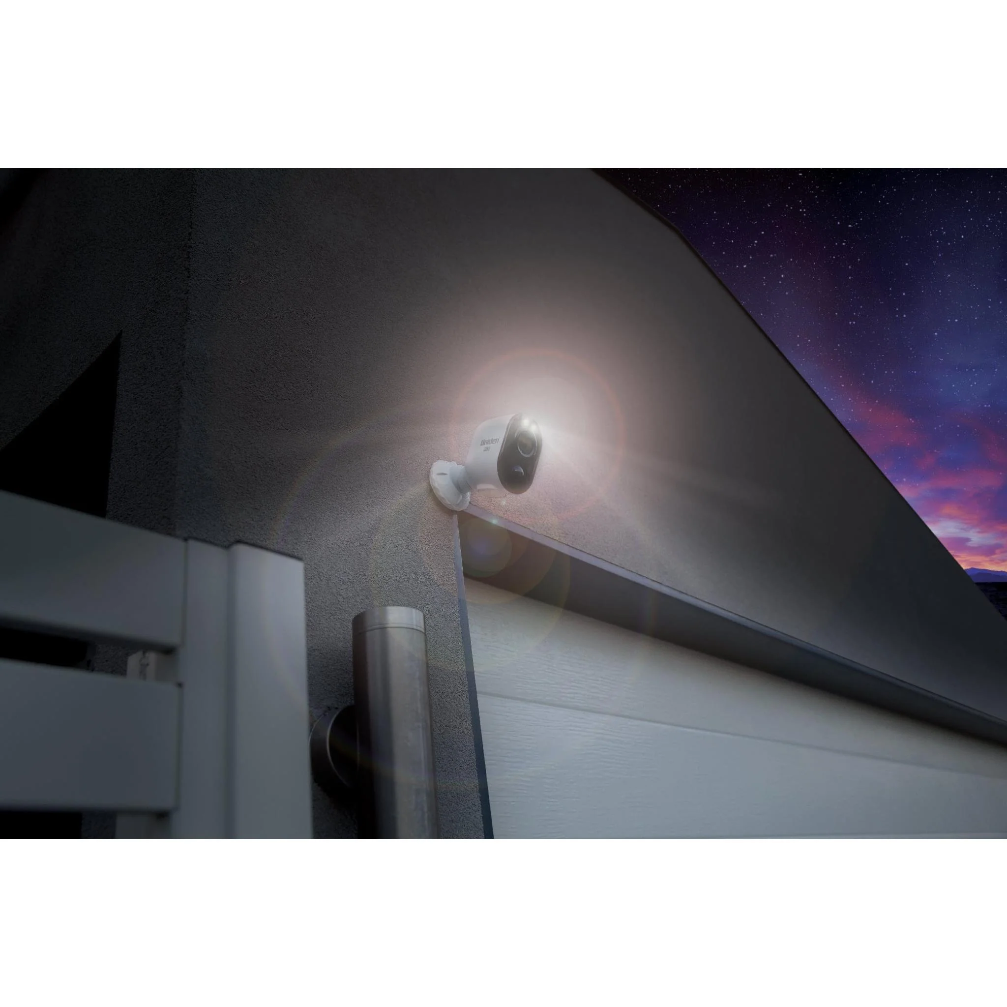 Uniden App Cam Solo Pro Wirefree 2K Security Camera and Spotlight - Image 2