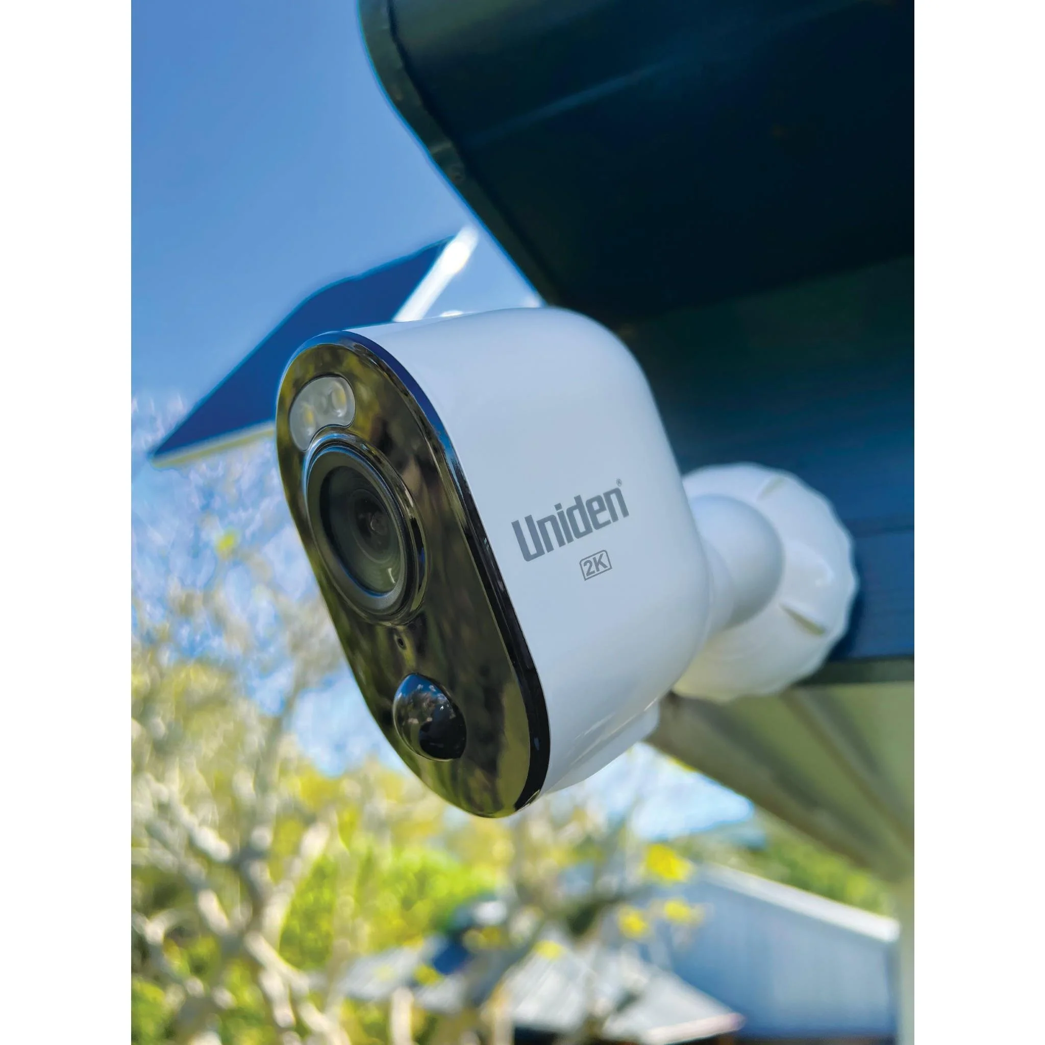 Uniden App Cam Solo Pro Wirefree 2K Security Camera and Spotlight - Image 5