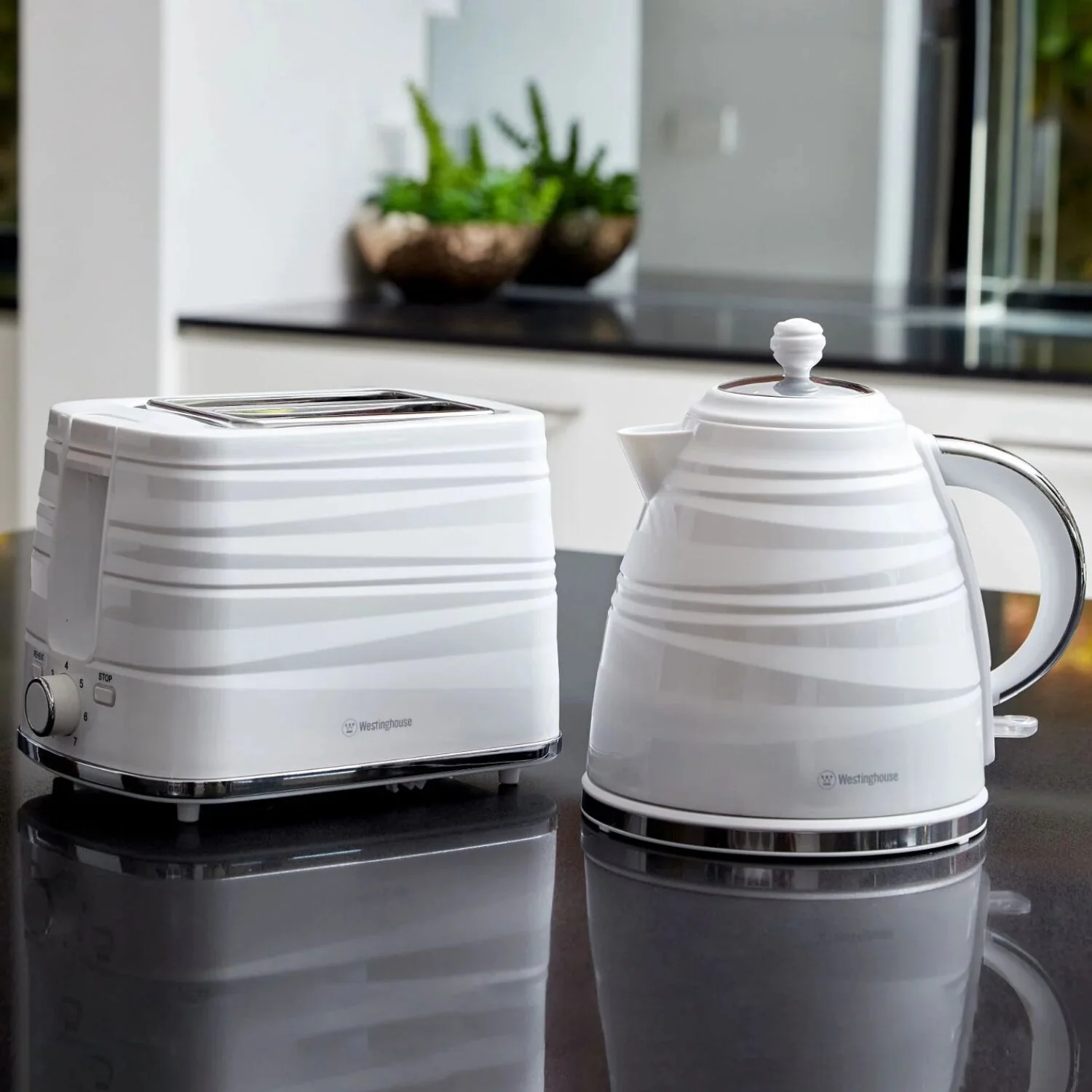 Westinghouse Kettle and Toaster Set 1.7L (White) - Image 2