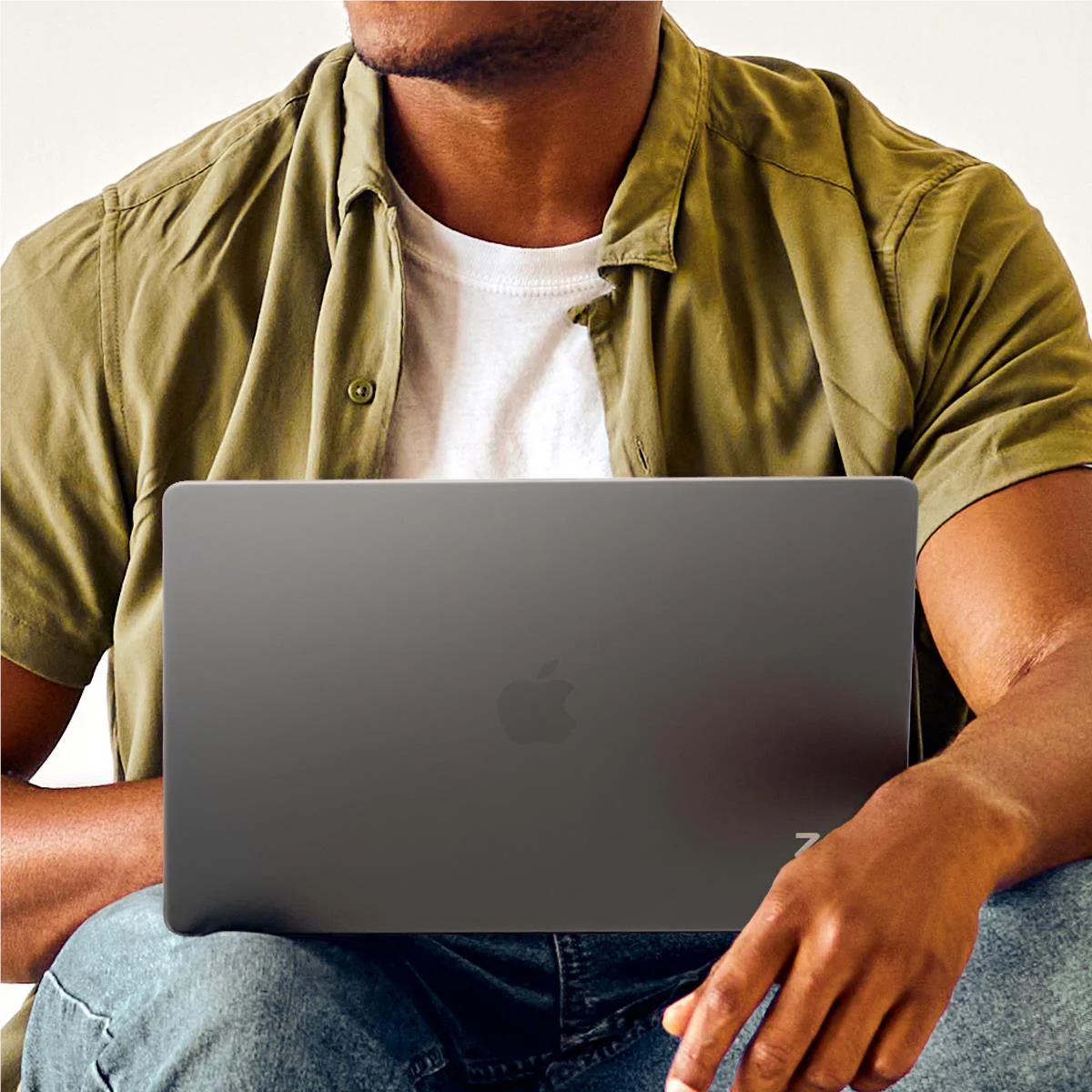 ZAGG Hardshell for MacBook Pro 13" M2/M1 (Smoke) - Image 6